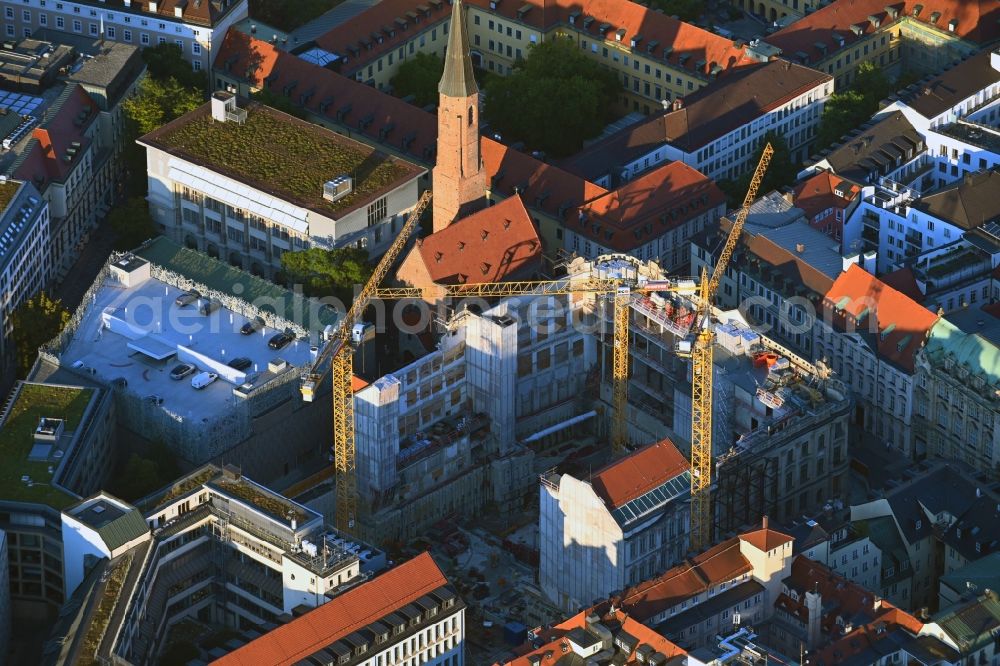 Aerial image München - Construction site for reconstruction and modernization and renovation of a building Kardinal-Faulhaber-Strasse - Prannerstrasse - Salvatorstrasse in the district Altstadt in Munich in the state Bavaria, Germany