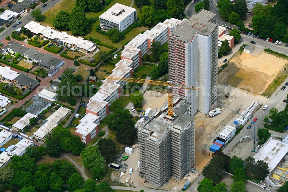 Wolfsburg from above - Construction site for the renovation and modernization of the high-rise buildings Don Camillo & Peppone in the residential area on Theodor-Heuss-Strasse in the district Detmerode in Wolfsburg in the state Lower Saxony, Germany