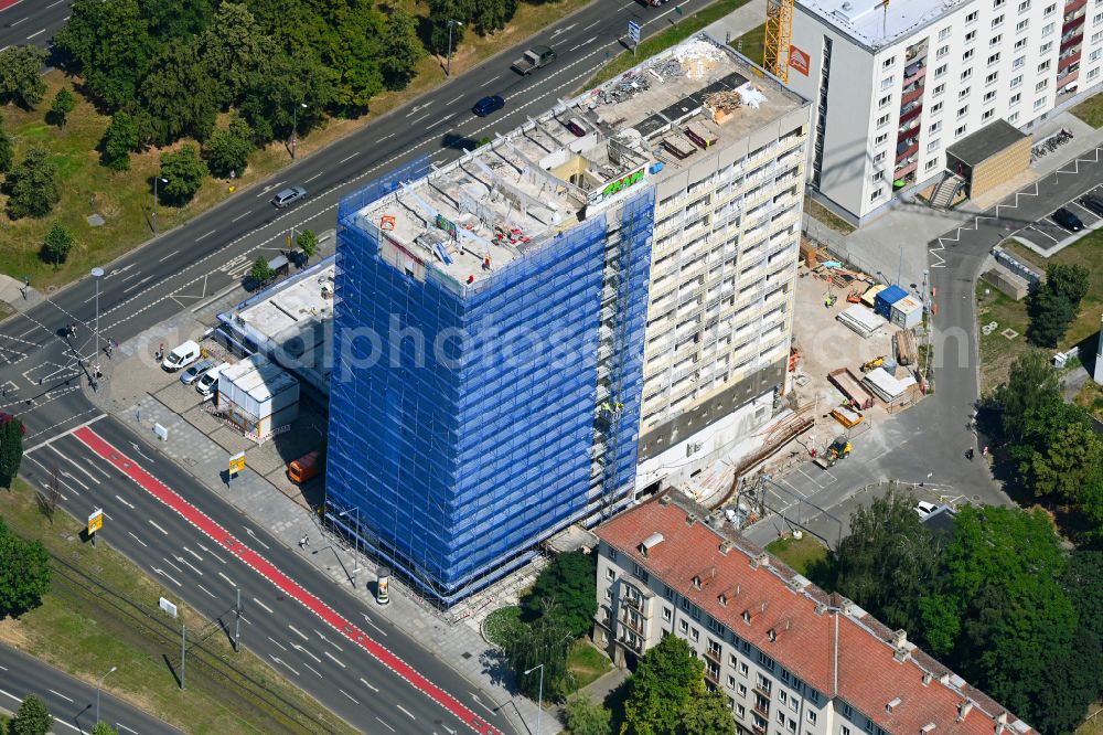 Aerial image Dresden - Construction site for the renovation and modernization of the high-rise buildings in the residential area Pirnascher Platz on street Grunaer Strasse in the district Pirnaische Vorstadt in Dresden in the state Saxony, Germany