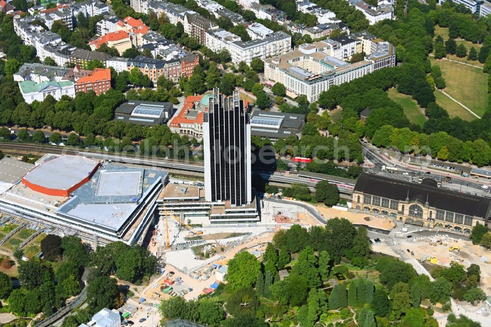 Hamburg from above - Renovation site of the Congress Center ( CCH ) on High-rise building of the hotel complex Radisson Blu on Marseiller Strasse in Hamburg, Germany