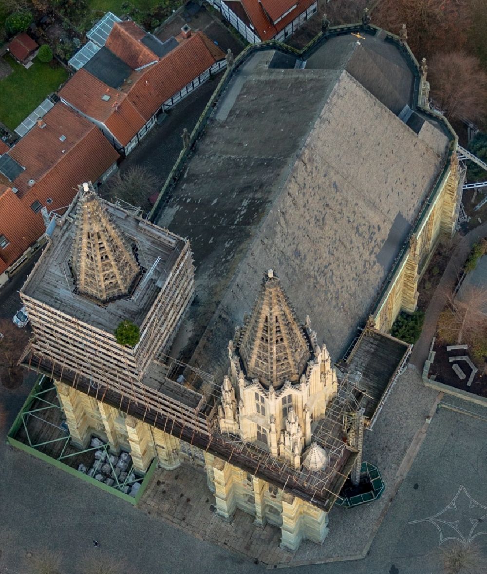 Aerial image Soest - Construction site of the historic monument on Kirchengebaeude of Sankt Maria to the Wiese on Wiesenstrasse in Soest in the state North Rhine-Westphalia, Germany
