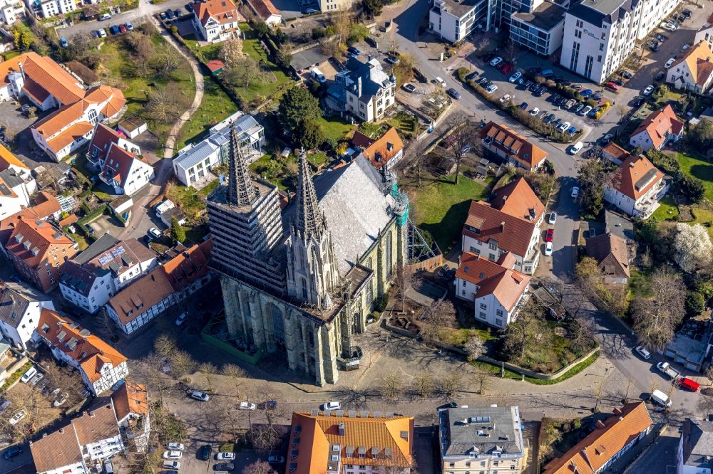 Aerial photograph Soest - Construction site of the historic monument on Kirchengebaeude of Sankt Maria to the Wiese on Wiesenstrasse in Soest in the state North Rhine-Westphalia, Germany