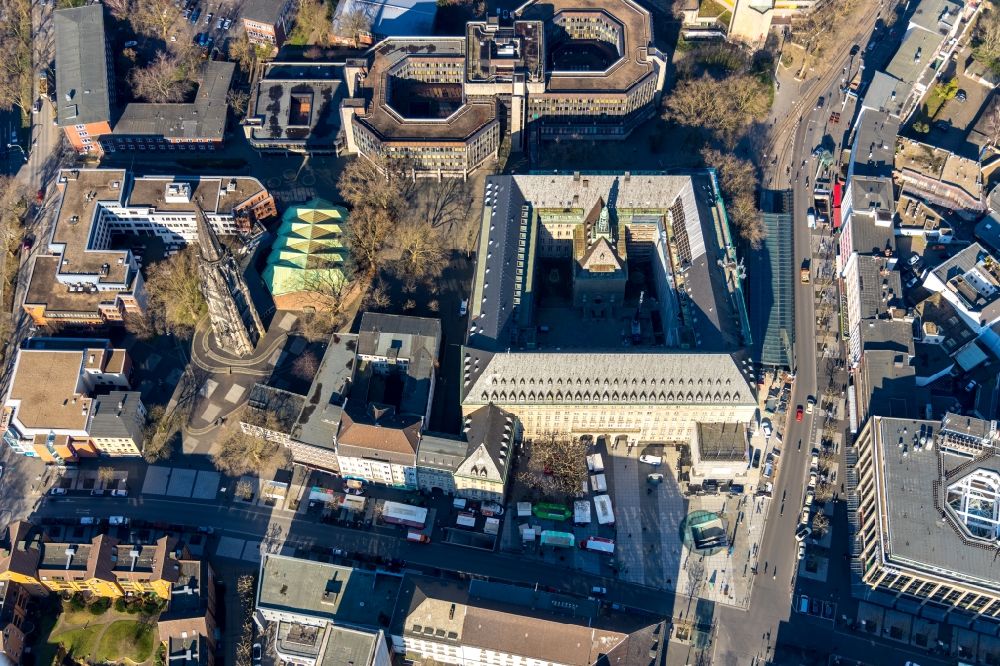 Aerial photograph Bochum - Town Hall building of the city administration on Willy-Brandt-Platz in Bochum in the state North Rhine-Westphalia, Germany