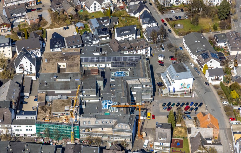 Aerial photograph Brilon - Refurbishment and remodeling of the administration building of the company of Volksbank Brilon-Bueren-Salzkotten eG on street Bahnhofstrasse in Brilon at Sauerland in the state North Rhine-Westphalia, Germany