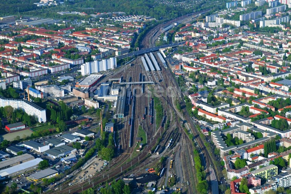 Berlin from above - Railway track and overhead wiring harness in the route network of the Deutsche Bahn in the district Lichtenberg in Berlin, Germany