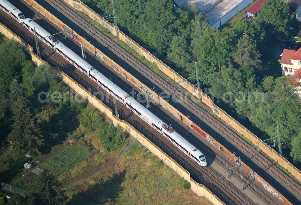 Aerial photograph Erfurt - Railway track and overhead wiring harness the ICE route in the route network of the Deutsche Bahn on street Motzstrasse in Erfurt in the state Thuringia, Germany