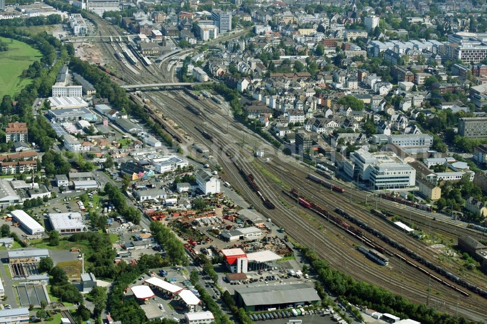 Aerial image Gießen - Railway track and overhead wiring harness in the route network of the Deutsche Bahn in Giessen in the state Hesse, Germany