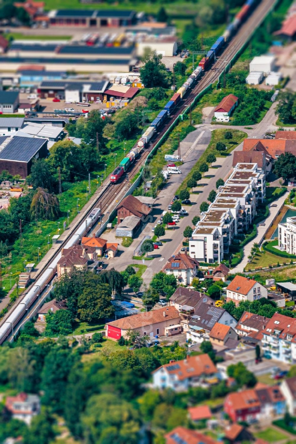 Aerial photograph Kenzingen - Railway track and overhead wiring harness in the route network of the Deutsche Bahn in Kenzingen in the state Baden-Wuerttemberg, Germany
