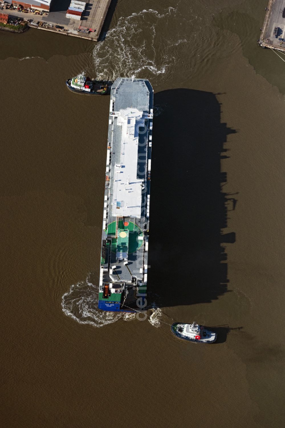 Aerial photograph Bremerhaven - Ship - specialized vessel Vehicles Carrier RCC ASIA IMO number 9391581 in the port in the district Stadtbremisches Ueberseehafengebiet Bremerhaven in Bremerhaven in the state Bremen, Germany
