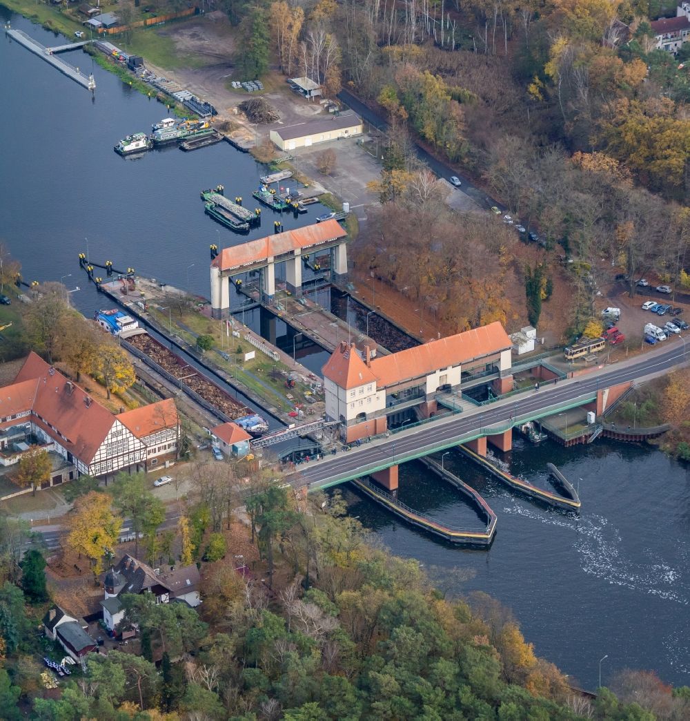 Aerial photograph Kleinmachnow - The monumental sluice in Kleinmachnow, is the most remarkable building of the Teltow canal