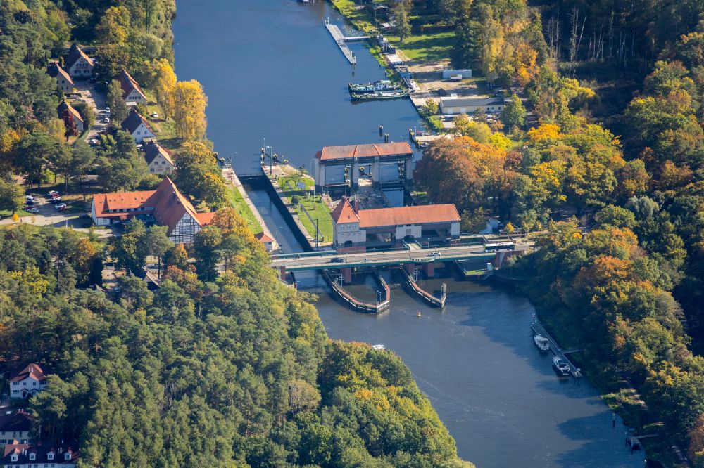 Aerial photograph Kleinmachnow - The monumental sluice in Kleinmachnow, is the most remarkable building of the Teltow canal