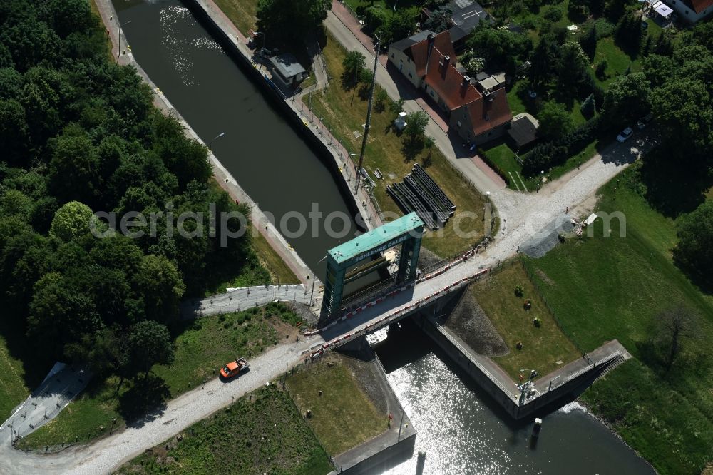 Aerial image Calbe (Saale) - Sluice with bridge at the riverside of the Saale in Calbe (Saale) in the state Saxony-Anhalt