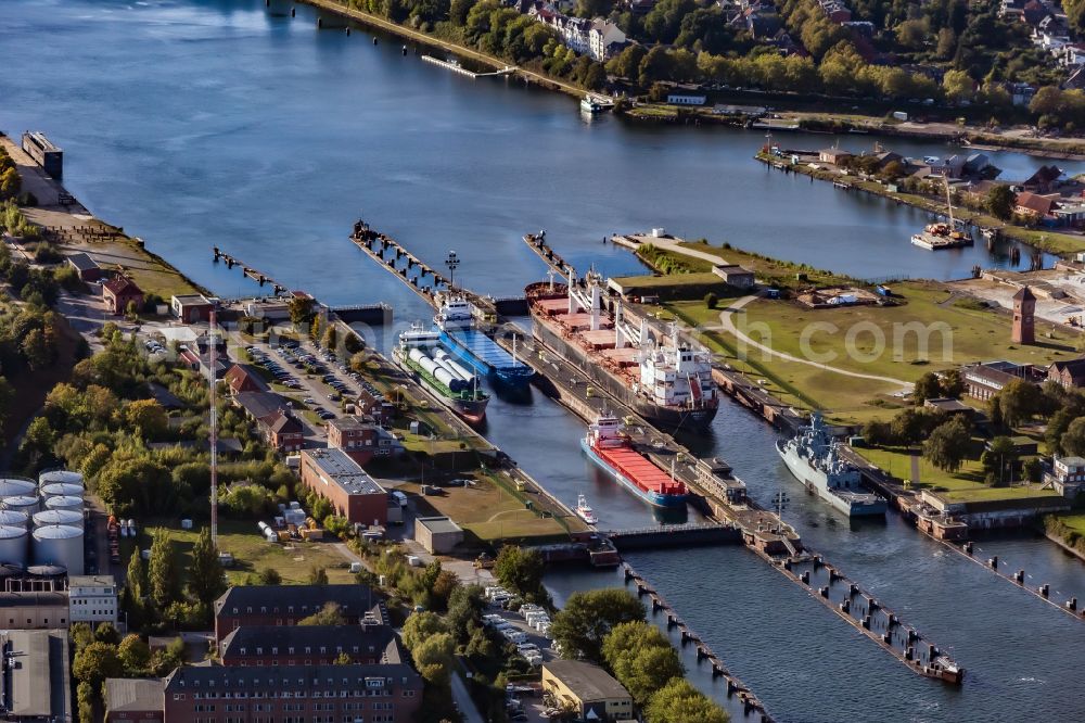 Aerial photograph Kiel - Locks in the North Baltic Sea Canal on Maklerstrasse in Kiel in the state Schleswig-Holstein, Germany