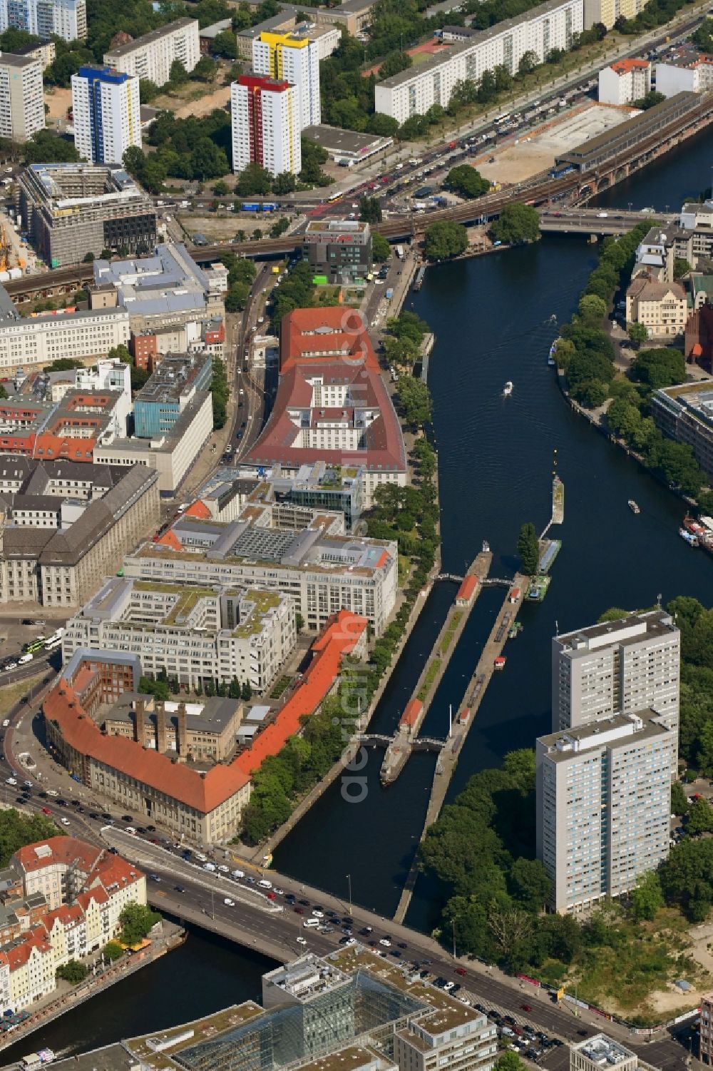 Berlin from above - Locks of the Muehlendammschleuse on the bank of the waterway Spree in the district Mitte in Berlin, Germany