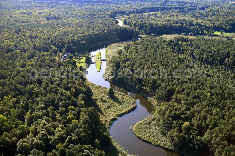 Aerial photograph Röddelin - Locks - plants of Schleuse Schorfheide on the banks of the waterway of the Obere Havel Wasserstrasse in Roeddelin in the state Brandenburg, Germany
