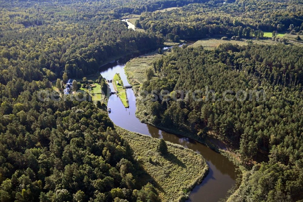 Aerial photograph Röddelin - Locks - plants of Schleuse Schorfheide on the banks of the waterway of the Obere Havel Wasserstrasse in Roeddelin in the state Brandenburg, Germany