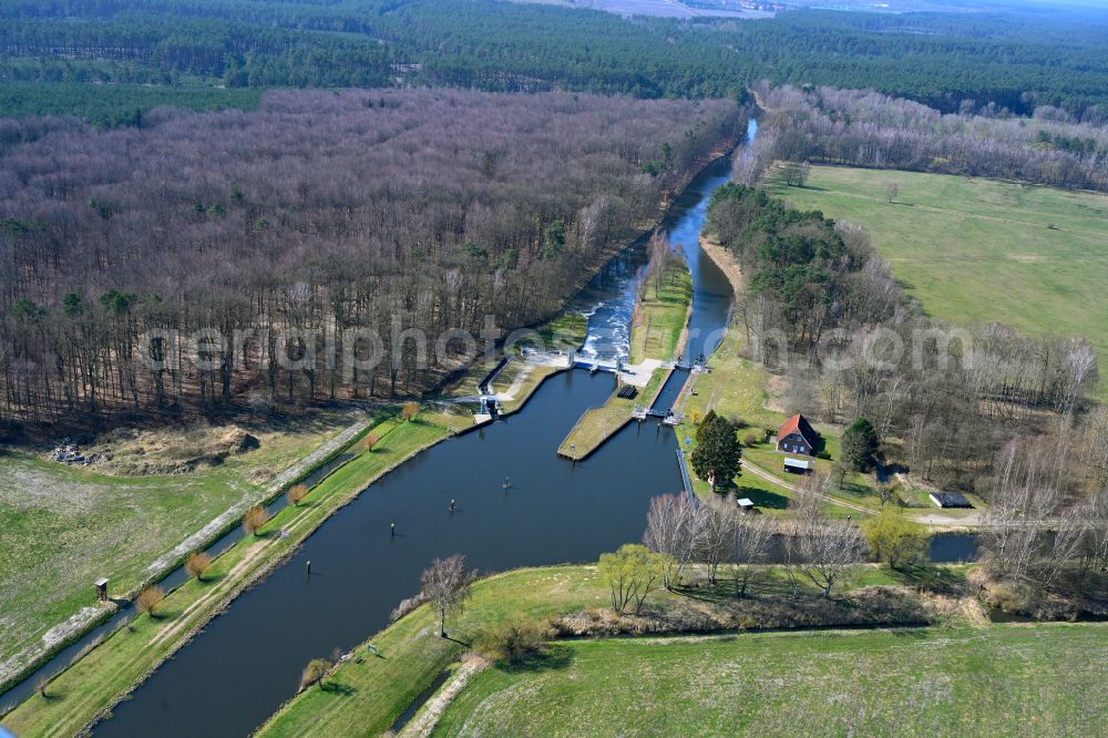 Aerial photograph Malliß - Locks - plants on the banks of the waterway of the of MEW Mueritz-Elde-Wasserstrasse in Malliss in the state Mecklenburg - Western Pomerania, Germany
