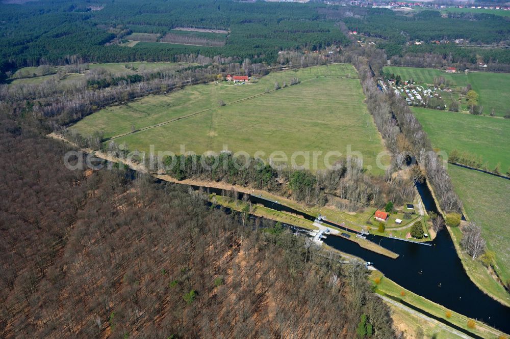 Malliß from the bird's eye view: Locks - plants on the banks of the waterway of the of MEW Mueritz-Elde-Wasserstrasse in Malliss in the state Mecklenburg - Western Pomerania, Germany