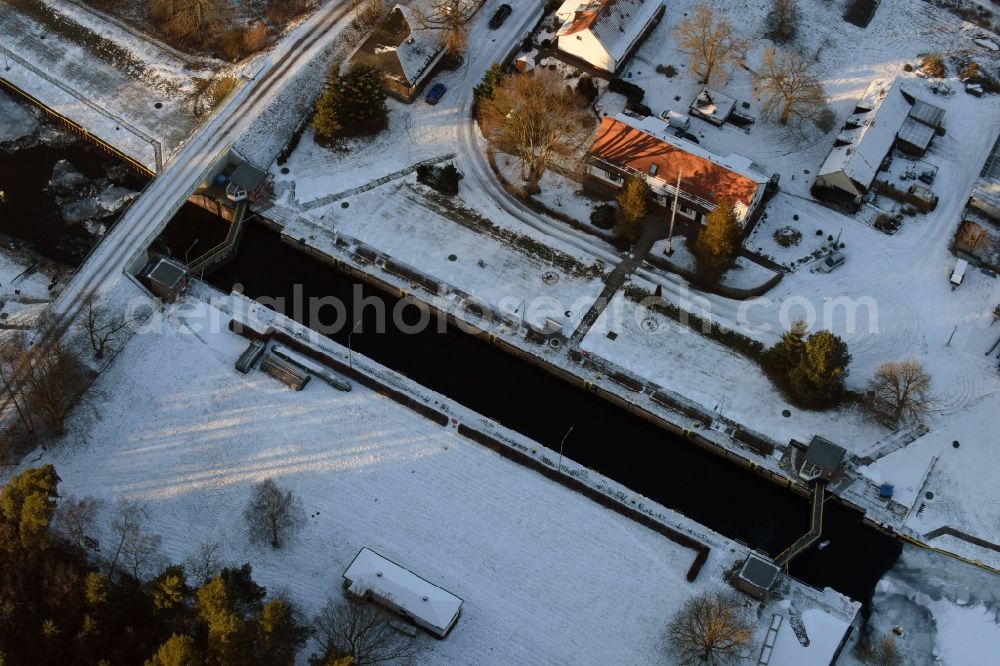 Aerial image Schönwalde-Glien - Locks - plants on the banks of the waterway of the winter covered with snow and ice Havelkanal in Schoenwalde-Glien in the state Brandenburg