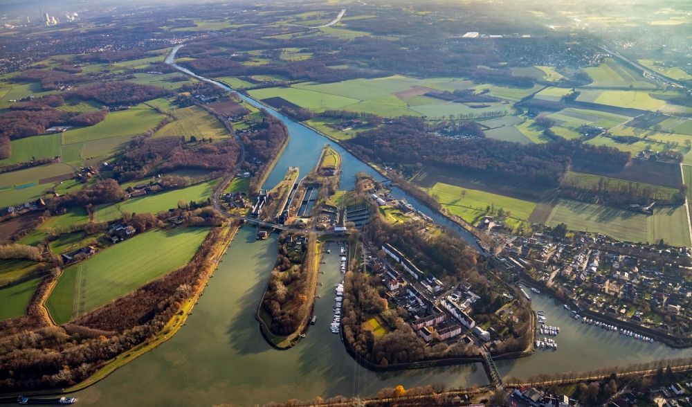 Waltrop from the bird's eye view: Waltrop Lock Park with New Ship's Hoist and Economy Lock and Historic Henrichenburg Ship's Hoist on the Rhine-Herne Canal in Waltrop in the German state of North Rhine-Westphalia