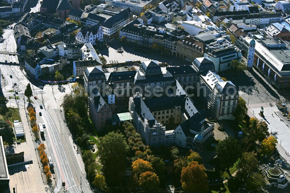 Aerial photograph Darmstadt - Palace complex of the Residenzschloss between Friedensplatz and Marktplatz in Darmstadt in the state Hesse, Germany