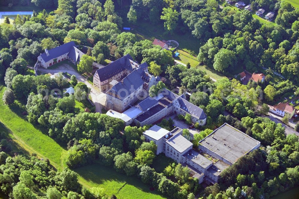 Aerial photograph Beichlingen - Castle Beichlingen in the state Thuringia. The castle now houses a hotel and museum that is supported by the Friends castle Beichlingen