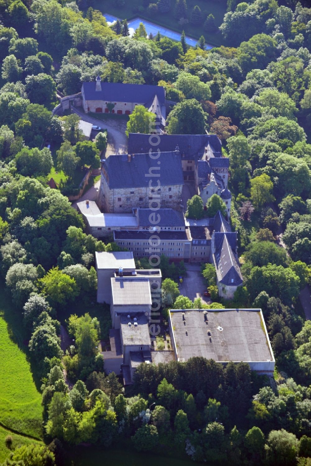 Beichlingen from above - Castle Beichlingen in the state Thuringia. The castle now houses a hotel and museum that is supported by the Friends castle Beichlingen