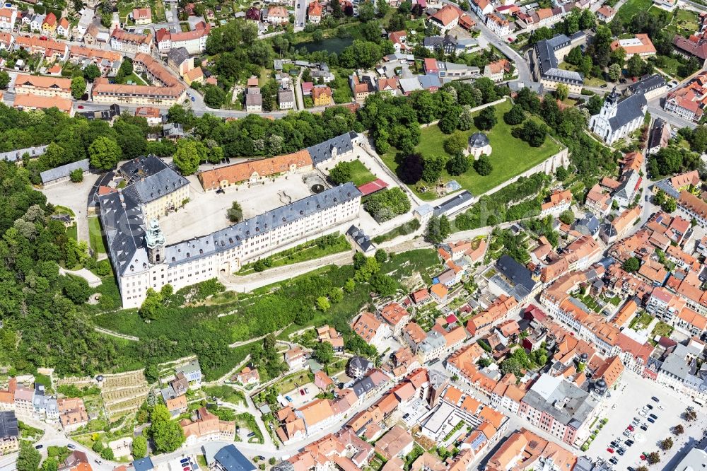 Aerial photograph Rudolstadt - Heidecksburg, the former residence of the princes of Schwarzburg in the center of Rudolstadt in Thuringia