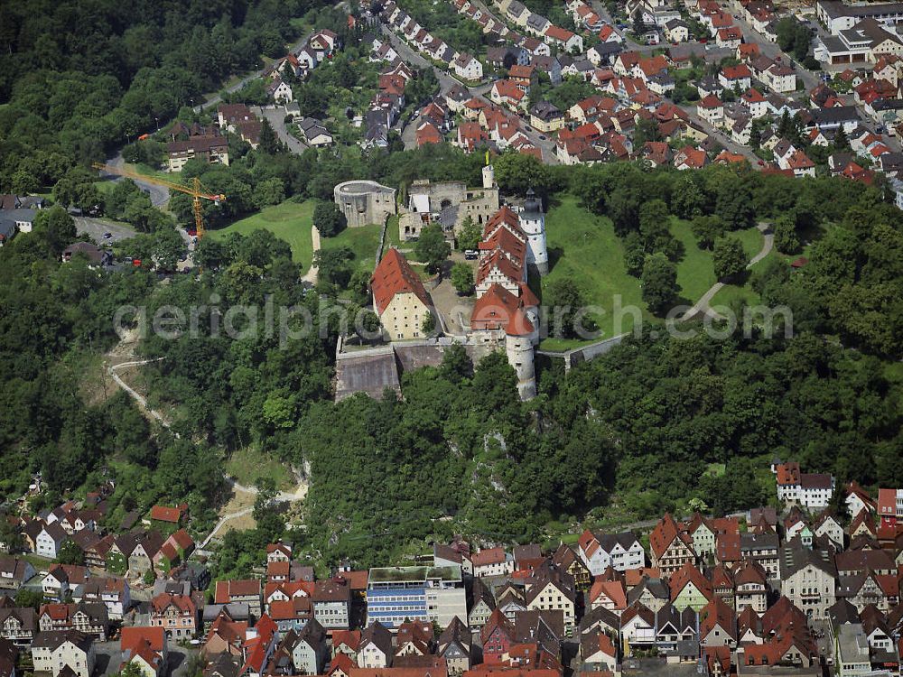 Aerial photograph Heidenheim an der Brenz - Blick auf Schloss Hellenstein , einer über der Stadt Heidenheim an der Brenz gelegenen Festungsanlage. View of Castle Hellenstein in Heidenheim.