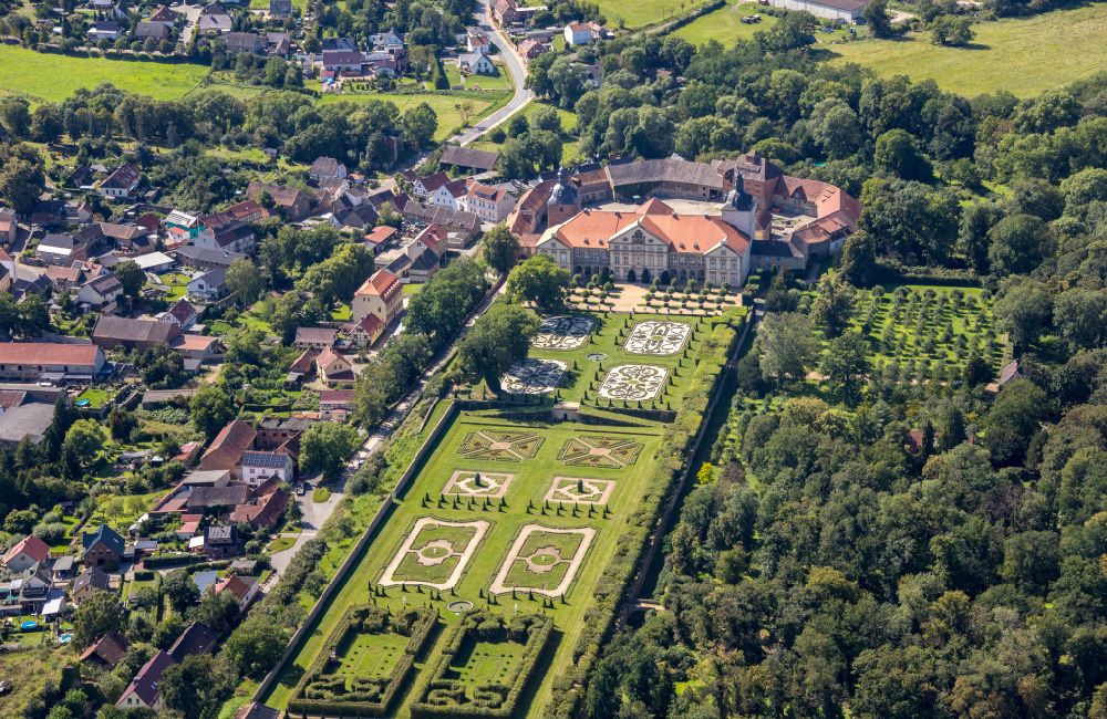 Aerial photograph Haldensleben - Building complex in the park of the castle Hundisburg in Haldensleben in the state Saxony-Anhalt, Germany