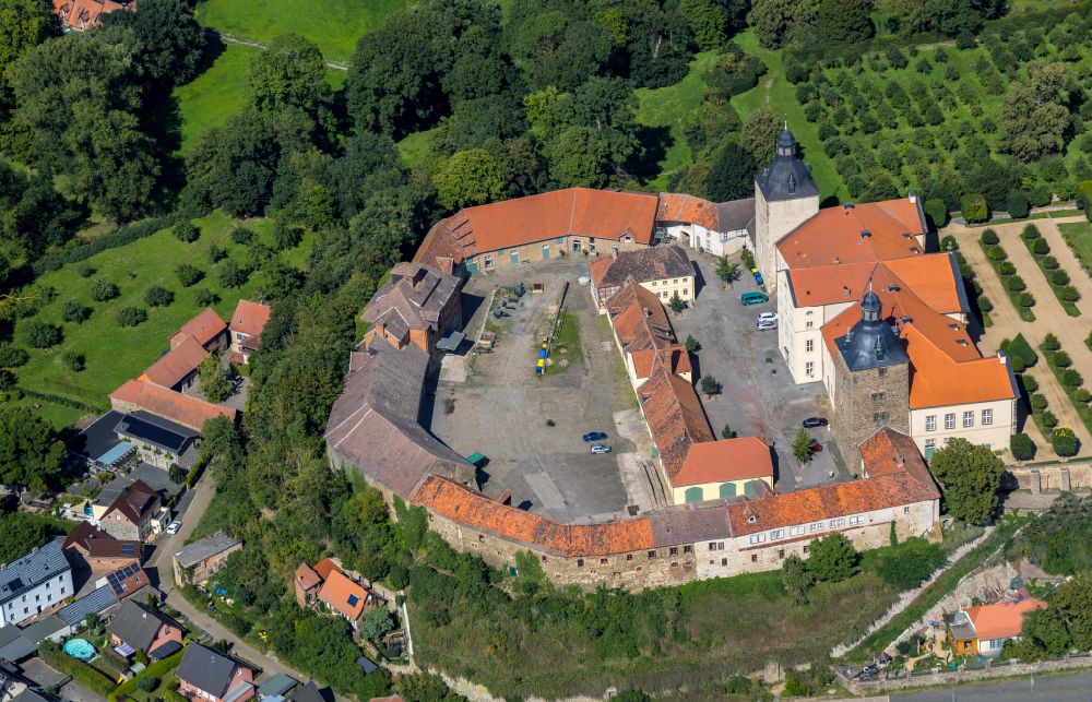 Aerial photograph Haldensleben - Building complex in the park of the castle Hundisburg in Haldensleben in the state Saxony-Anhalt, Germany