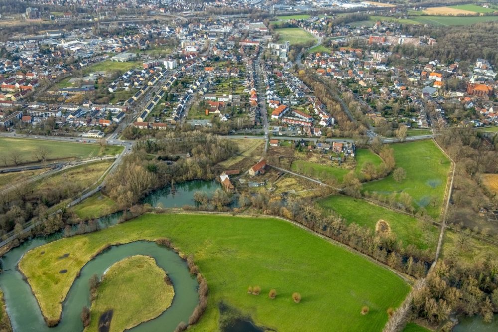 Aerial image Hamm - Castle mill on Muehlenteich pond in the Heessen part of Hamm in the state of North Rhine-Westphalia