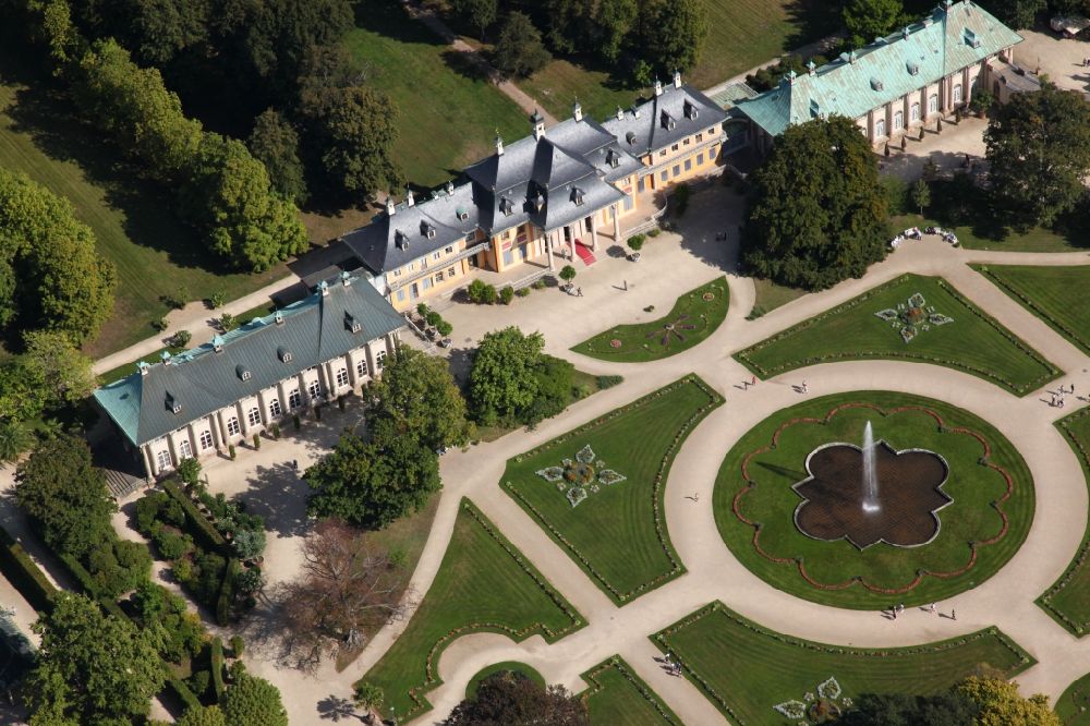 Aerial image Dresden - View of the buildings and the area of Pillnitz Castle on the Elbe in Dresden in the state Saxony. It is located in the district Pillnitz with the adjacent castle garden. Detailed view with the Museum of Applied Arts in the Bergpalais