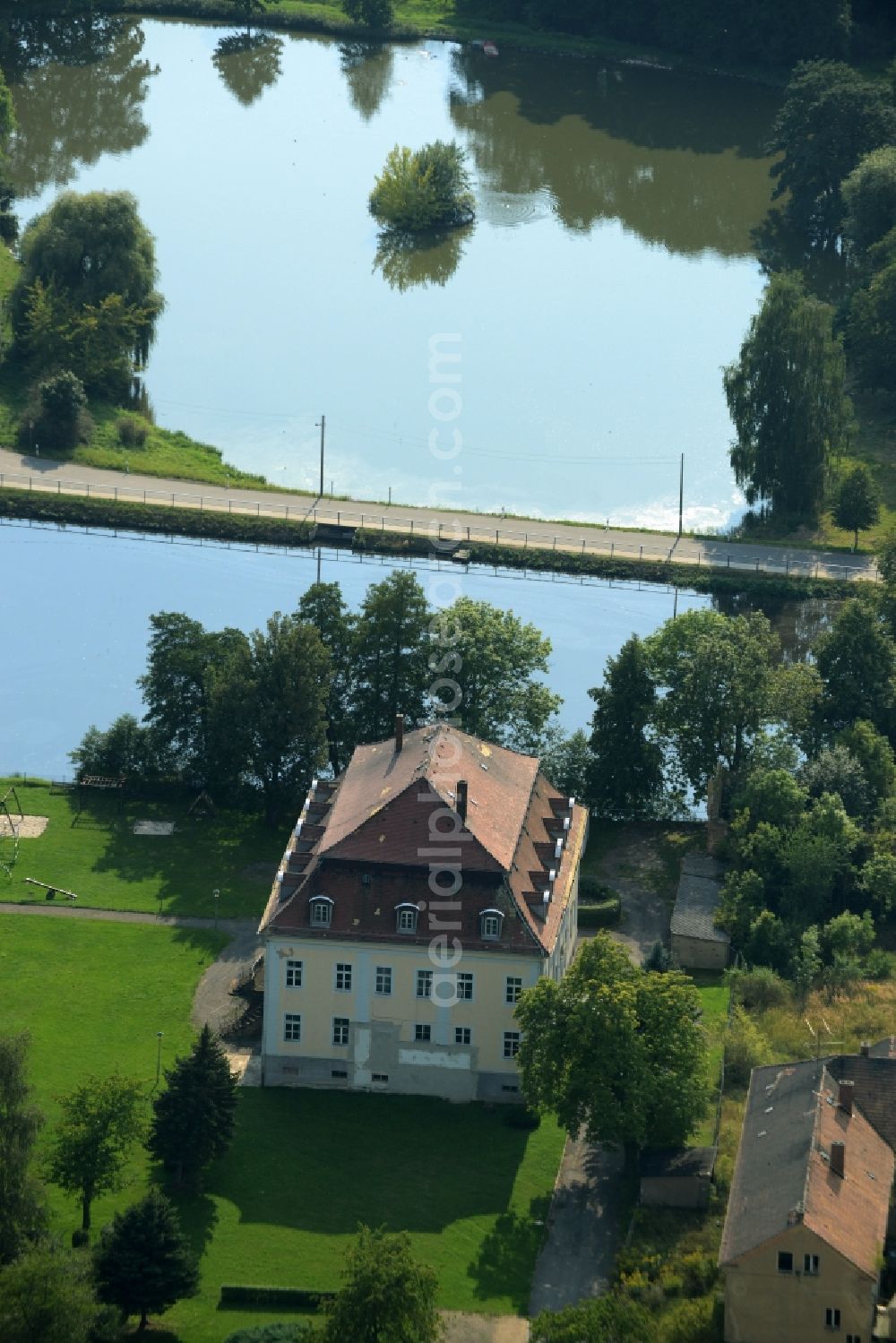 Aerial image Steinach - Castle, park and pond in Steinach in the state of Saxony