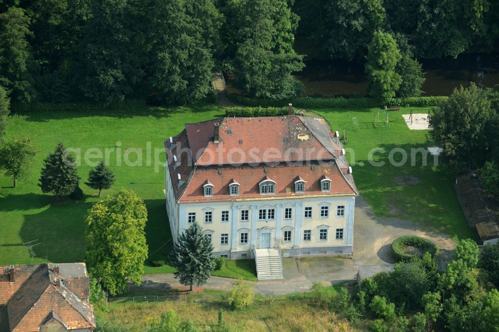 Steinach from the bird's eye view: Castle, park and pond in Steinach in the state of Saxony