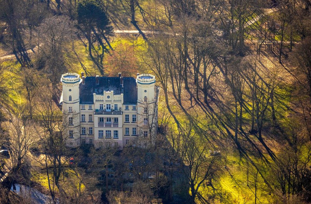 Aerial photograph Lünen - Building complex in the park of the castle Schwansbell on street Schwansbeller Weg in Luenen at Ruhrgebiet in the state North Rhine-Westphalia, Germany