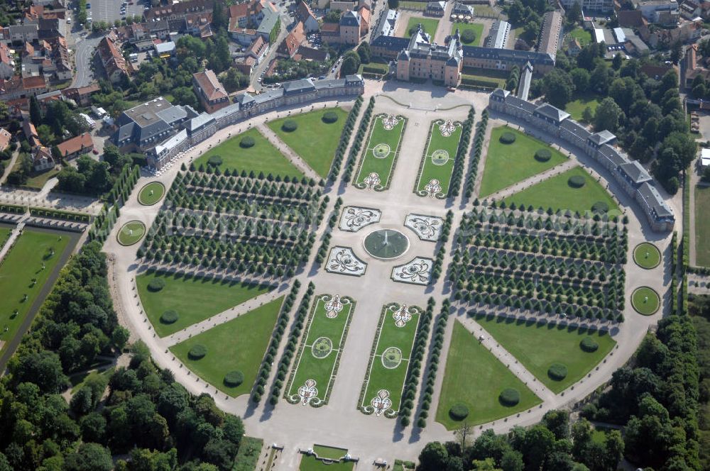 Aerial image Schwetzingen - Blick auf den Schloss-Hauptbau und den französischen Barockgarten vom Schloss Schwetzingen. Das Schloss war die Sommerresidenz der pfälzischen Kurfürsten Karl Philipp und Karl Theodor und liegt in der gleichnamigen Stadt. Seine heutige Form erhielt das Schloss auf Befehl des Kurfürsten Johann Wilhelm, der in Düsseldorf regierte. Das Bauwerk wurde in mehreren Bauabschnitten ab dem Jahre 1697 errichtet und ausgebaut und im Jahr 1752 erfolgte eine Gartenerweiterung. 2007 wurde der Antrag auf Aufnahme der ehemaligen kurpfälzischen Sommerresidenz Schwetzingen in die UNESCO-Welterbe-Liste gestellt. Jährlich finden im Schloss die Schwetzinger Festspiele und alle zwei Jahre das Lichterfest statt. Kontakt: Schloss Schwetzingen, 68723 Schwetzingen, Tel. +49(0)6202 81-484, Fax +49(0)6202 81-386, E-Mail: info@schloss-schwetzingen.de