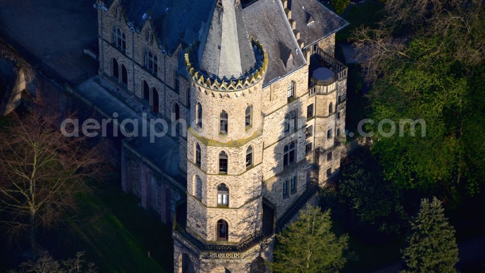 Aerial photograph Sinzig - Sinzig Castle in Sinzig in the state Rhineland-Palatinate, Germany. It is used by the city of Sinzig for representation purposes and houses the local history museum and the city archive. The registry office's wedding room is located in the castle