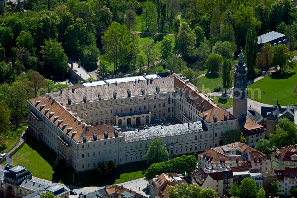Weimar from the bird's eye view: Palace Stadtschloss Weimar on Burgplatz in Weimar in the state Thuringia, Germany