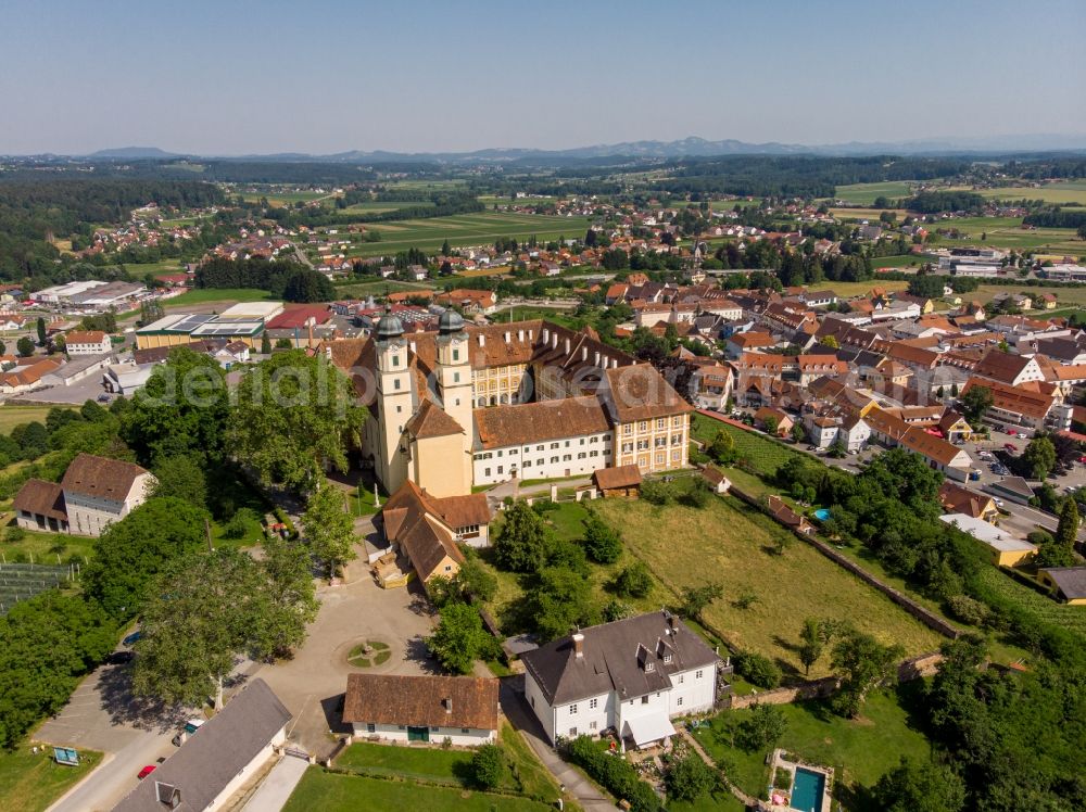 Stainz from the bird's eye view: Building complex in the park of the castle Stainz in Stainz in Steiermark, Austria