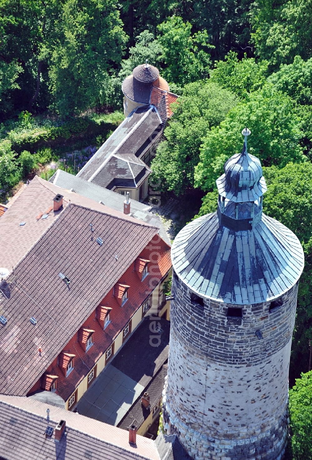 Tonndorf from the bird's eye view: Castle Tonndorf in the town of Tonndorf in Thuringia