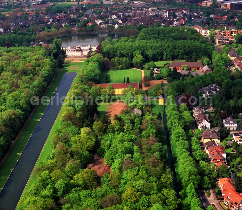 Düsseldorf from the bird's eye view: Park of the castle Benrath in Duesseldorf in the state North Rhine-Westphalia