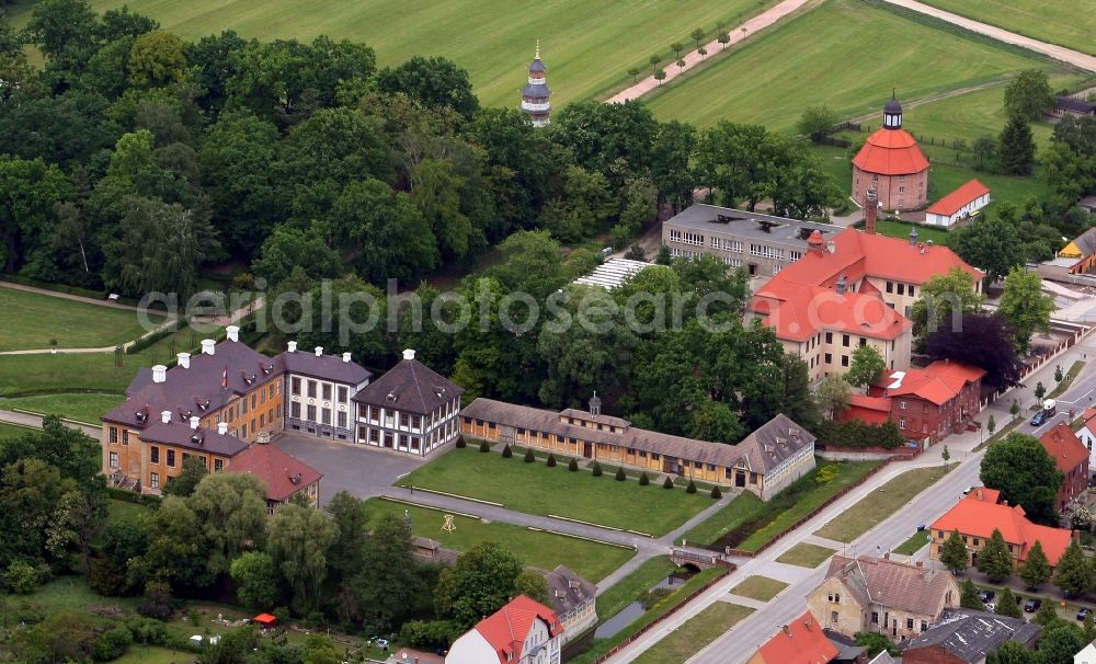 Aerial photograph Oranienbaum - Castle park at Oranienbaum Palace in Oranienbaum-Woerlitz in Saxony-Anhalt