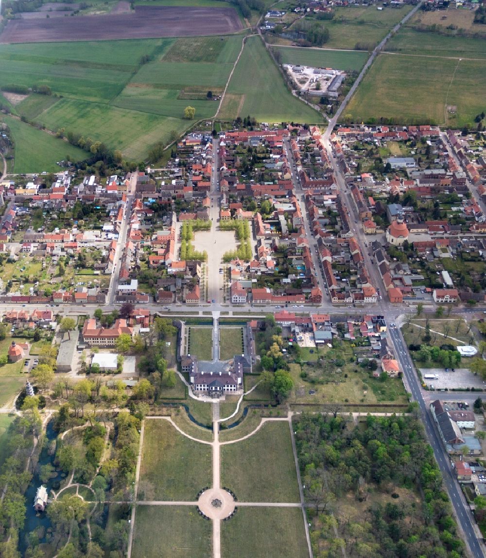 Aerial image Oranienbaum-Wörlitz - Castle park at Oranienbaum Palace in Oranienbaum-Woerlitz in Saxony-Anhalt