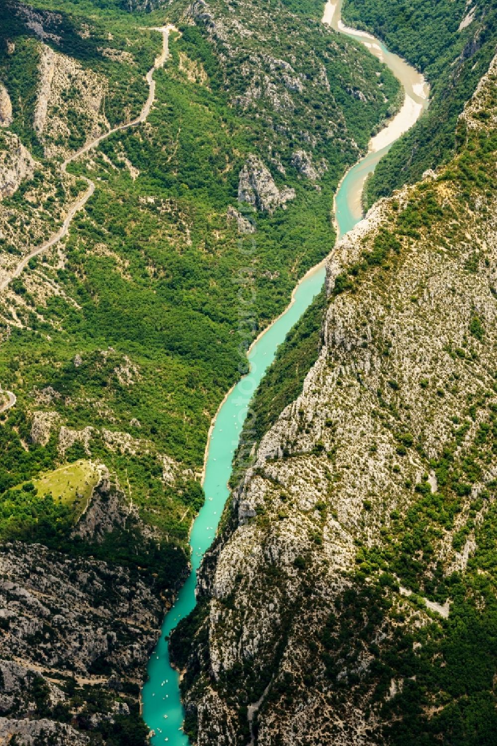 Aerial photograph Moustiers-Sainte-Marie - Gorges du Verdon at lake Lac de Ste Croix in Moustiers-Sainte-Marie in Provence-Alpes-Cote d'Azur, France
