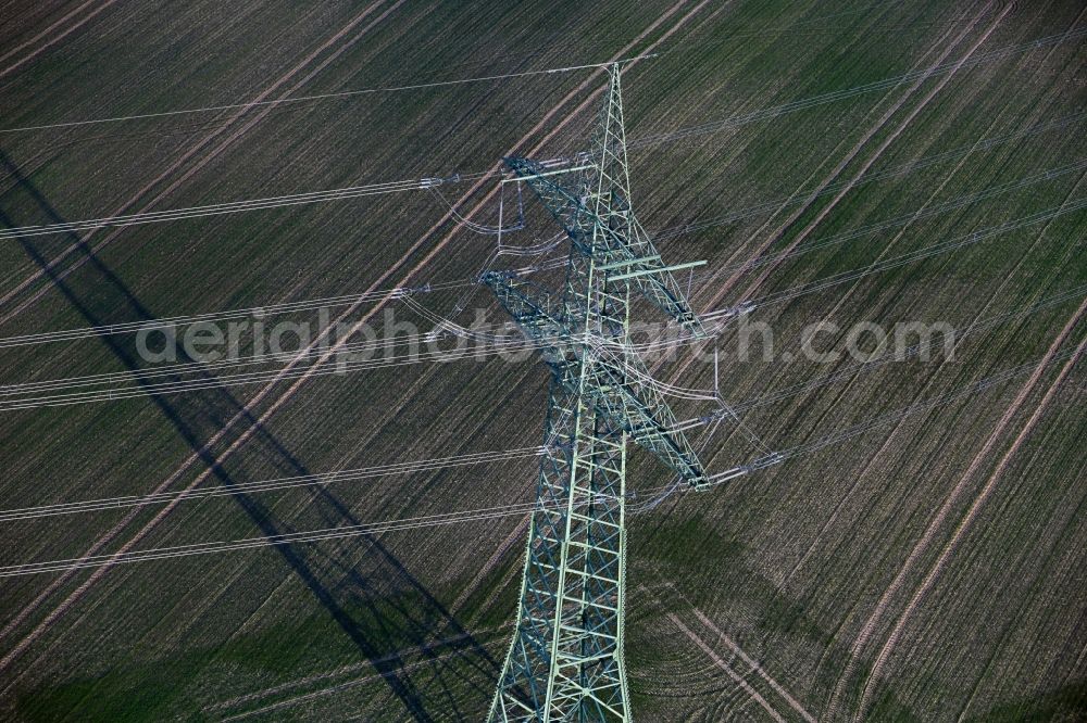 Erdeborn from the bird's eye view: Current route of the power lines and pylons in Erdeborn in the state Saxony-Anhalt, Germany