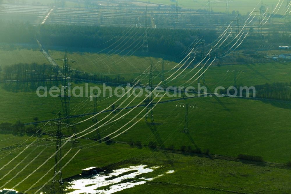 Aerial photograph Wansdorf - Current route of the power lines and pylons in Wansdorf in the state Brandenburg, Germany
