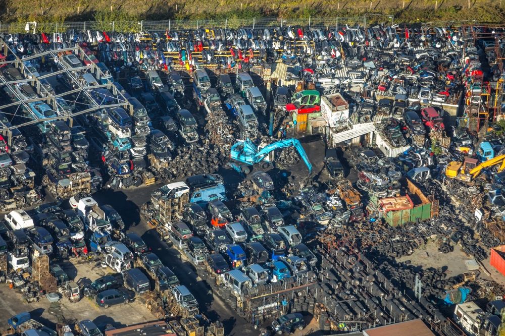Aerial photograph Unna - Scrapyard for recycling of cars cars and used vehicles with decomposition and aftermarket in Unna in the state North Rhine-Westphalia, Germany