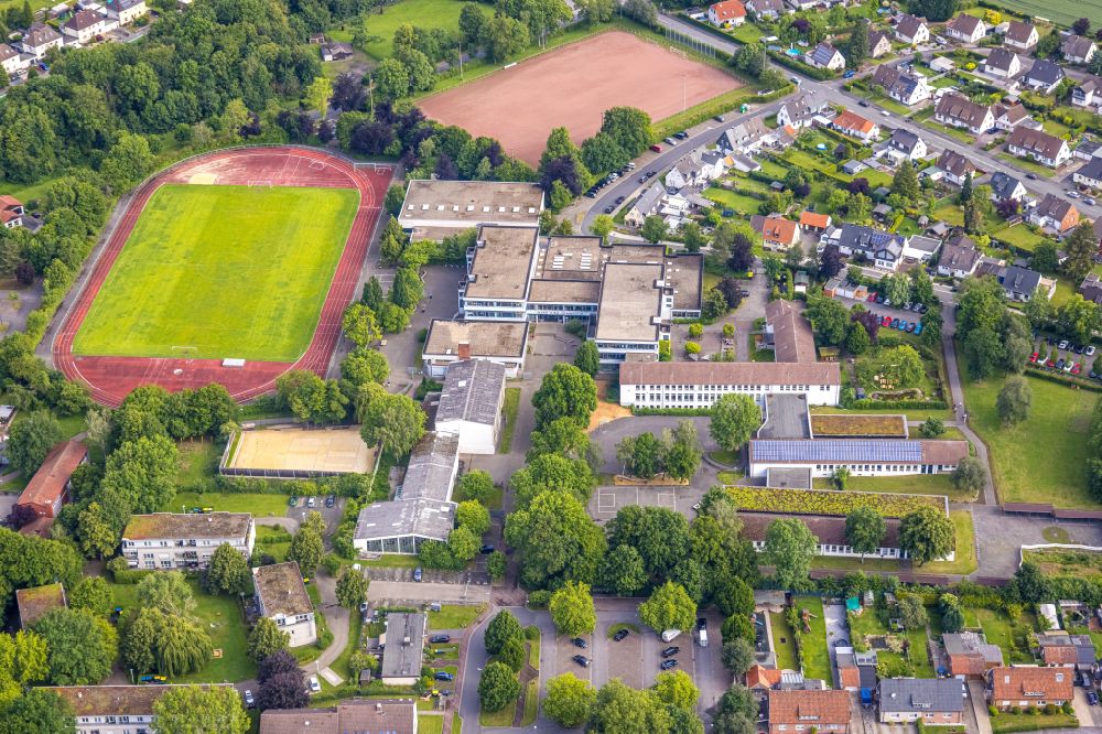 Bönen from above - School building of the Humboldt-Realschule and the Marie-Curie-Gymnasium on Billy-Montigny-Platz in Boenen in the state North Rhine-Westphalia, Germany