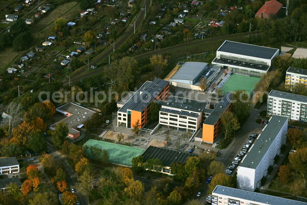Aerial image Potsdam - School building of the Zeppelin-Grundschule in the district Potsdam West in Potsdam in the state Brandenburg, Germany